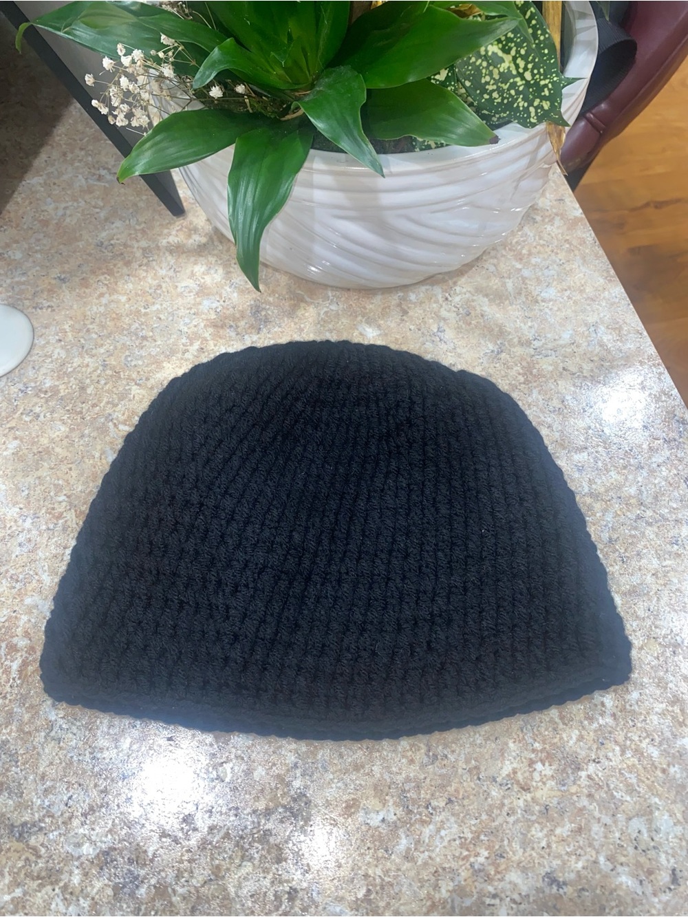 Black Crocheted Adult Unisex Beanie Hat - Picture 4 of 6